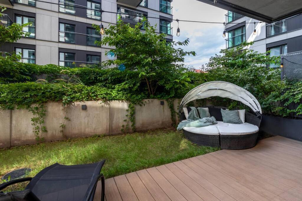 Apartament Mennica - Two Bedroom With Terrrace&144 Warszawa