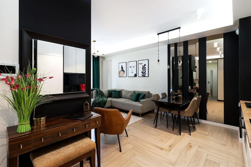 Mennica - Two Bedroom With Terrrace&144 * Warszawa
